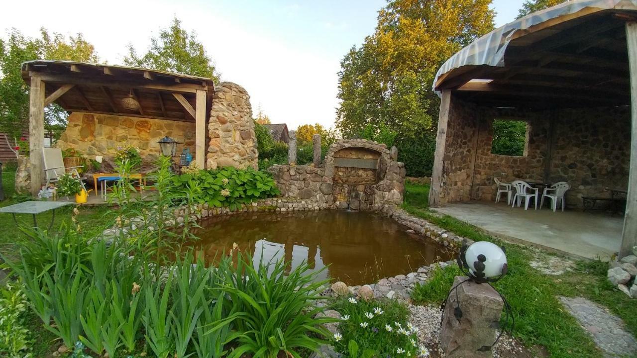 Hotel Viesu Nams "Laimes Pakavs" Straupe Exterior foto